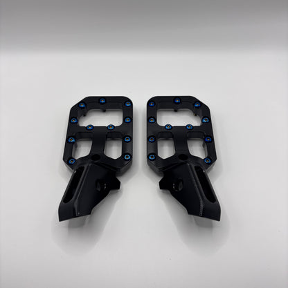 Ultra bee titanium pegs